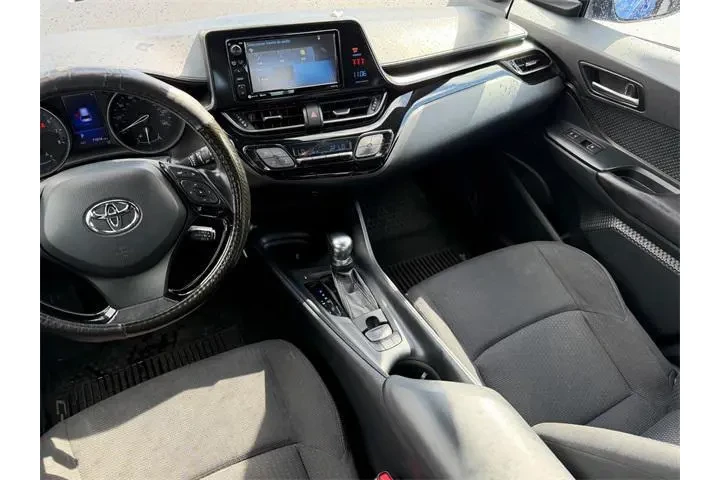 $12985 : Toyota C-HR 2018 XLE 4dr Cro image 9