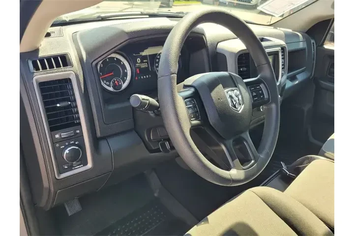 $28889 : Ram 1500 Classic 2023 4x4 Tr image 9