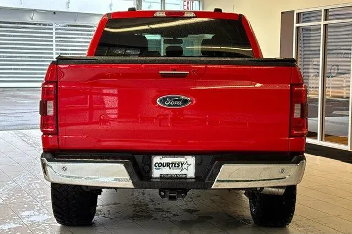 $34906 : Ford F-150 2021 4x4 XLT 4dr image 5