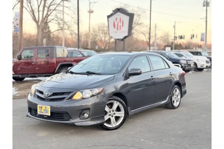$10500 : 2013 Corolla S image 1