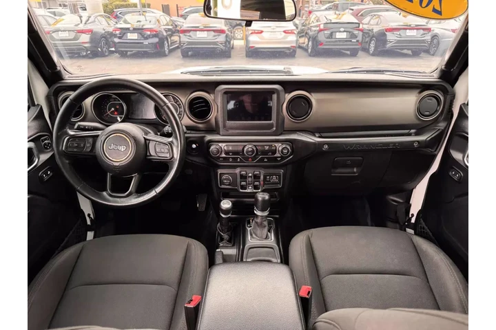 Jeep Wrangler Unlimited image 1