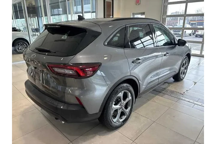 $23400 : Ford Escape 2025 ST-Line 4dr image 3