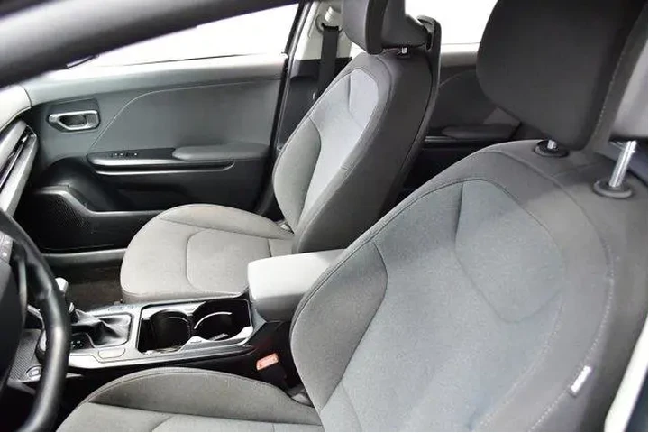 $21694 : Kia K4 2025 LXS 4dr Sedan image 9
