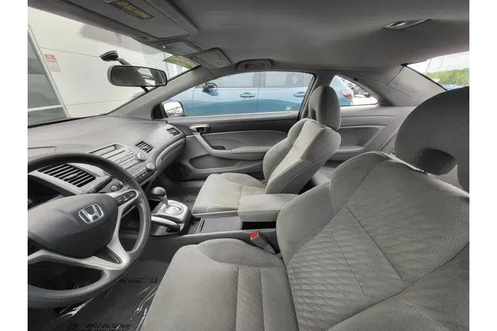 $9925 : Honda Civic 2010 LX 2dr Coup image 10