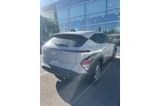 $21900 : Hyundai KONA 2024 SE 4dr Cro thumbnail