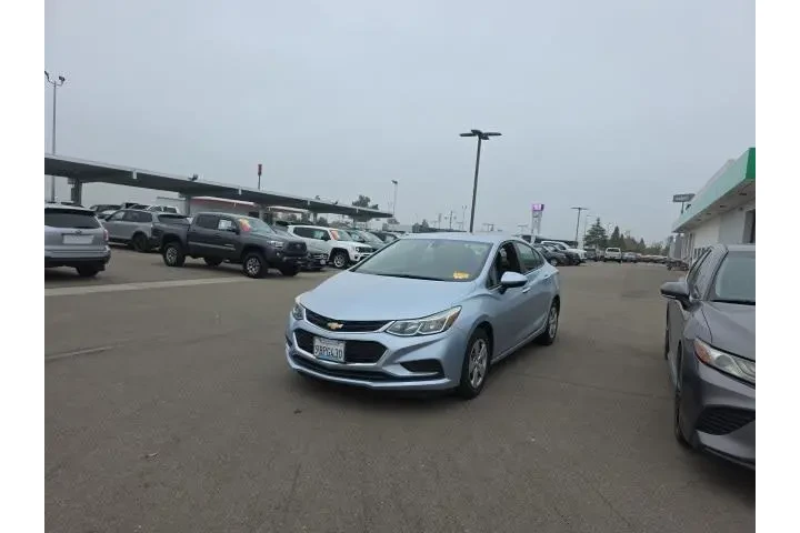 $8900 : Chevrolet Cruze 2018 LS Auto image 3