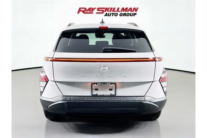 $23975 : Hyundai KONA 2025 SEL 4dr Cr image 6