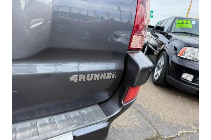 $6995 : 2004 4Runner SR5 image 8