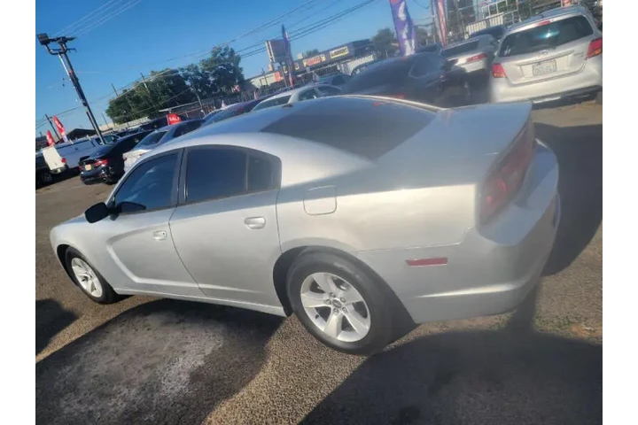 $9999 : 2012 Charger SE image 10