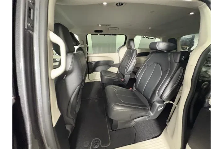 $30498 : Chrysler Pacifica 2022 AWD T image 8