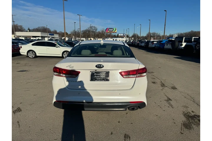 $6980 : 2018 Optima LX Auto image 3