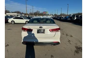 $6980 : 2018 Optima LX Auto thumbnail