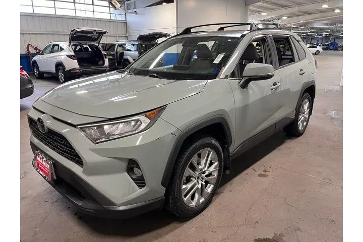 $23952 : Toyota RAV4 2019 XLE Premium image 7