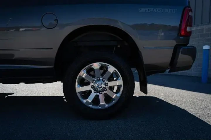 $39877 : Ram 3500 2020 4x2 Big Horn 4 image 6