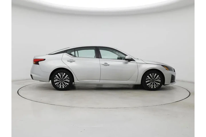 $19998 : Nissan Altima 2023 2.5 SV 4d image 7