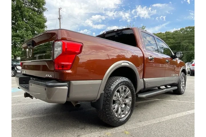 $29485 : Nissan Titan 2018 4x4 S 4dr image 5