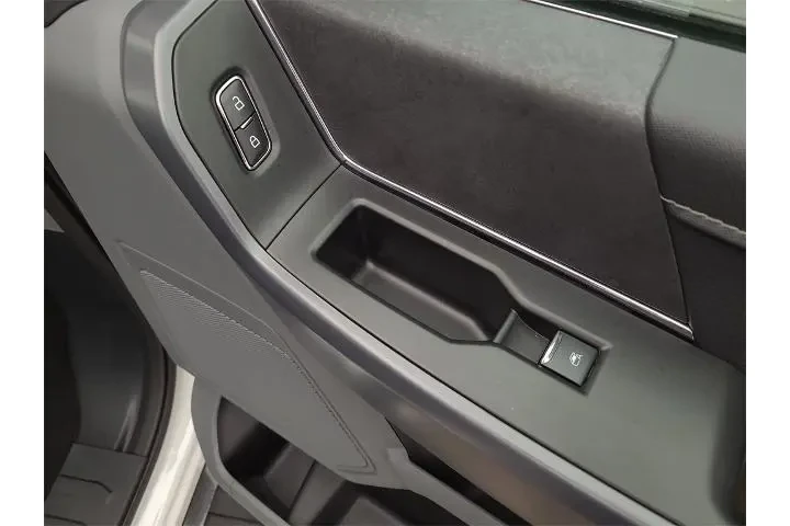 $38729 : Ford F-150 2025 4x4 XLT 4dr image 9