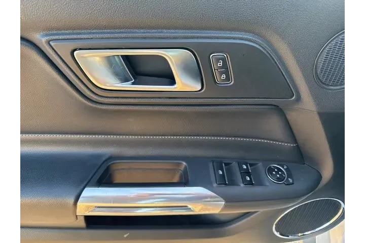 $23000 : Ford Mustang 2023 EcoBoost P image 6