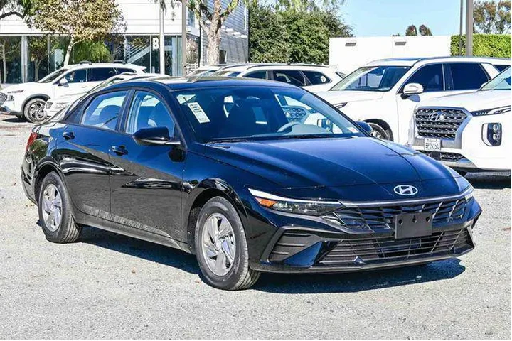 $23000 : Hyundai ELANTRA 2026 SE 4dr image 3