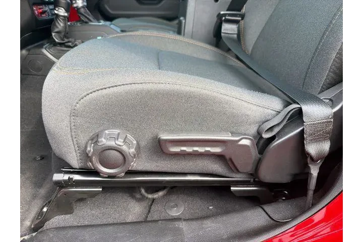 $33960 : Jeep Wrangler 2025 4x4 Willy image 10