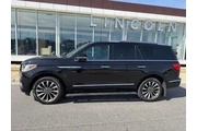 $35998 : Lincoln Navigator 2019 4x4 S thumbnail