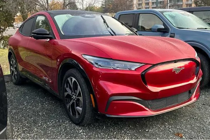 $26791 : Ford Mustang Mach-E 2022 AWD image 2