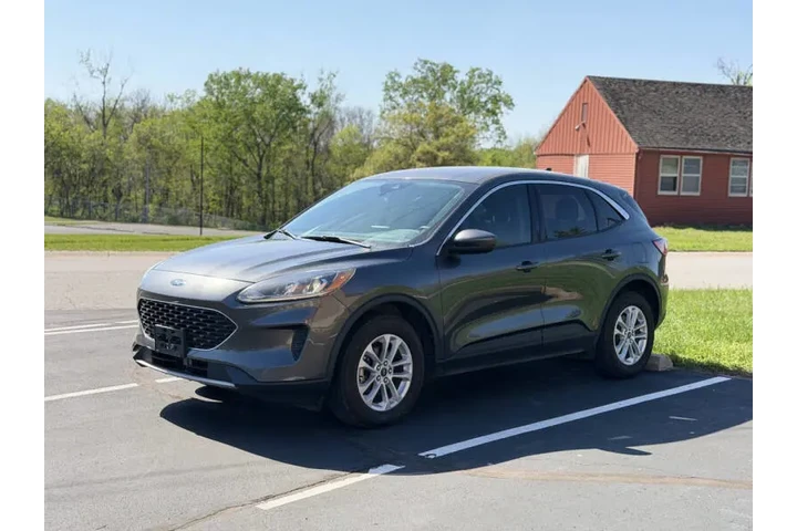 $6999 : 2020 Escape SE image 1