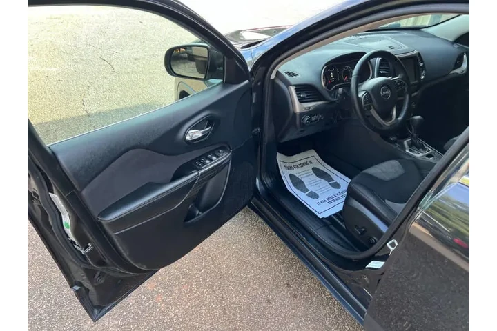 $8999 : 2014 Cherokee Latitude image 10