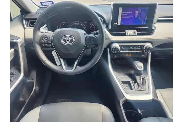 $29998 : Toyota RAV4 2023 XLE Premium image 7