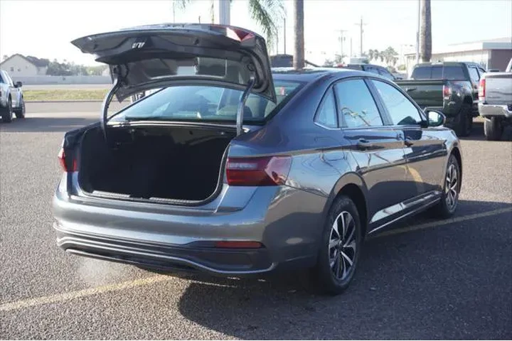 $19995 : Volkswagen Jetta 2024 S 4dr image 9