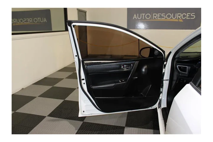$13149 : Corolla 2015 image 10