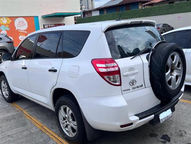 $6500 : BUY TOYOTA RAV-4, SE VENDE image 5