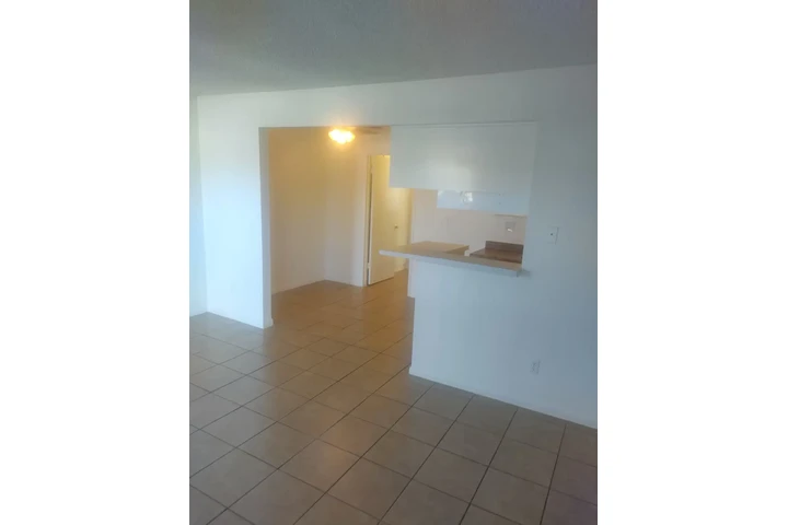 $1 : Apartamento image 2