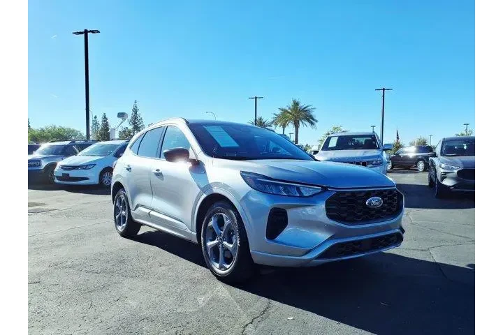 $21260 : Ford Escape 2023 ST-Line 4dr image 8