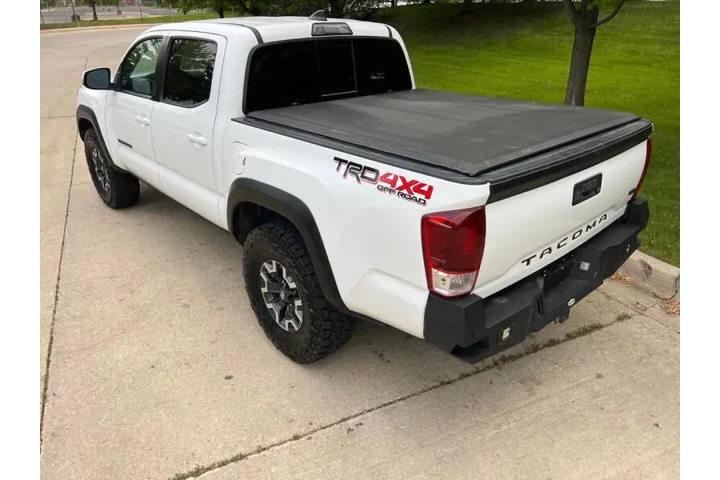 $25997 : 2018 Tacoma TRD Off-Road image 8