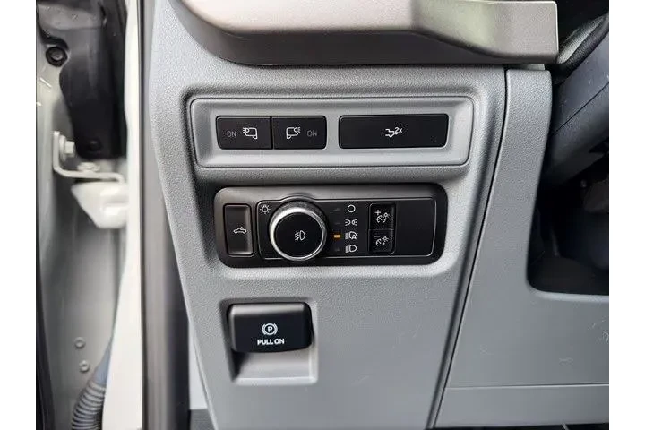 $39484 : Ford F-150 2024 4x2 XLT 4dr image 8