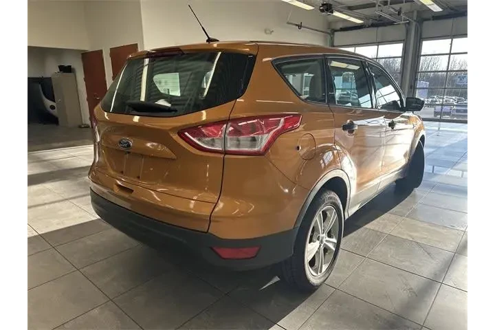 $8000 : Ford Escape 2016 S 4dr SUV image 9