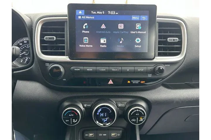 $16995 : Hyundai VENUE 2022 SEL 4dr C image 7