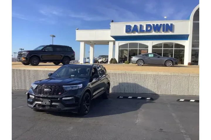 $29950 : Ford Explorer 2020 AWD ST 4d image 3