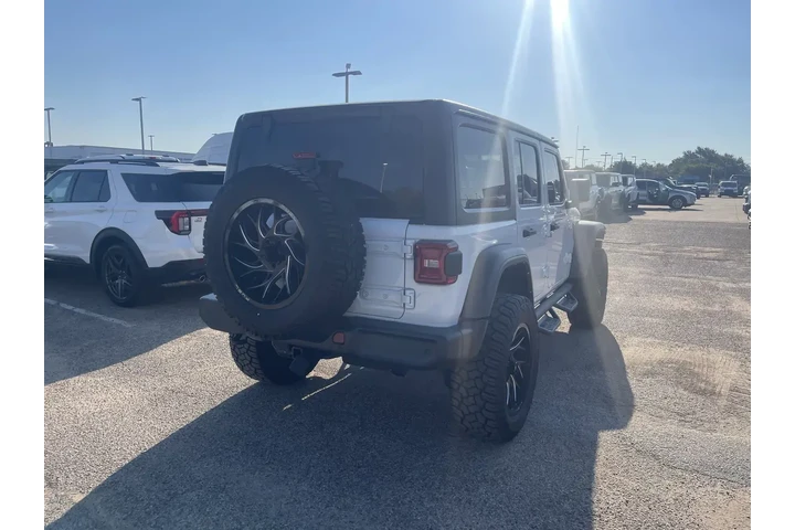$30359 : Jeep Wrangler Unlimited 2021 image 3