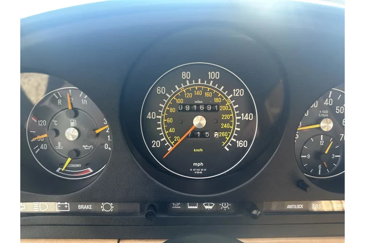 $23710 : 1987 560SL 2dr Roadster image 1