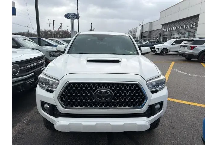 $30896 : Toyota Tacoma 2019 4x4 TRD P image 2