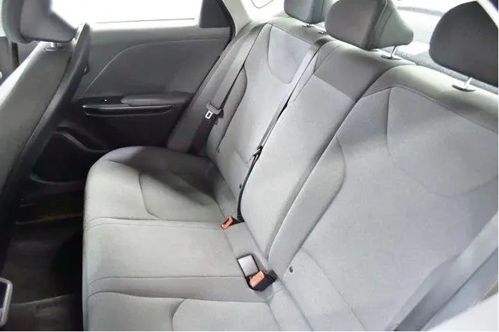 $21694 : Kia K4 2025 LXS 4dr Sedan image 10