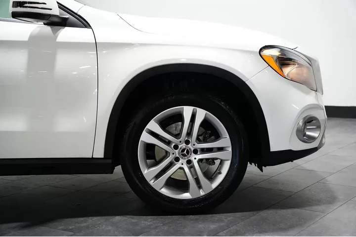 $16728 : 2019 GLA 250 image 5