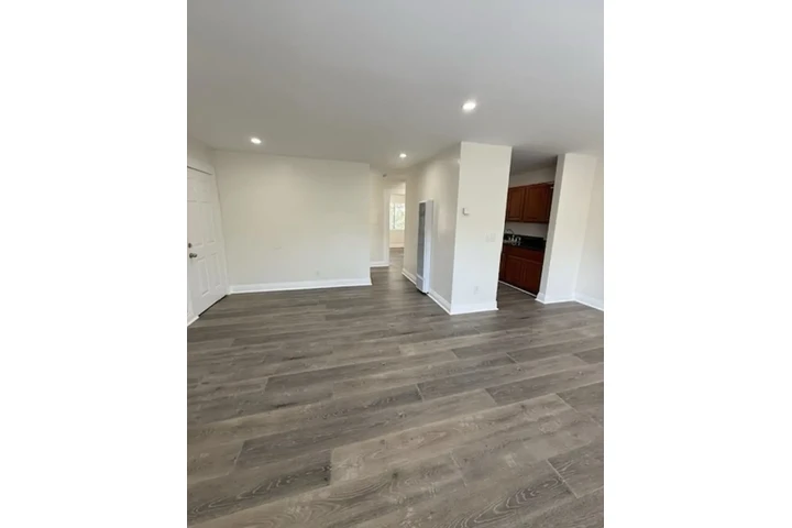 $1150 : ACOGEDOR APTO DE 1 HABITACION image 3