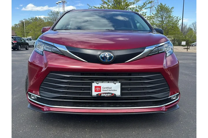$43299 : Gold Certified 2023 Sienna XLE image 6