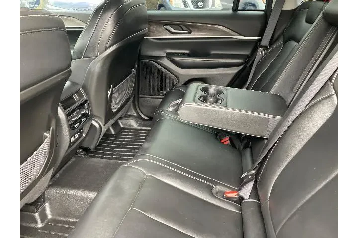 $30084 : Jeep Grand Cherokee 2023 4x4 image 10