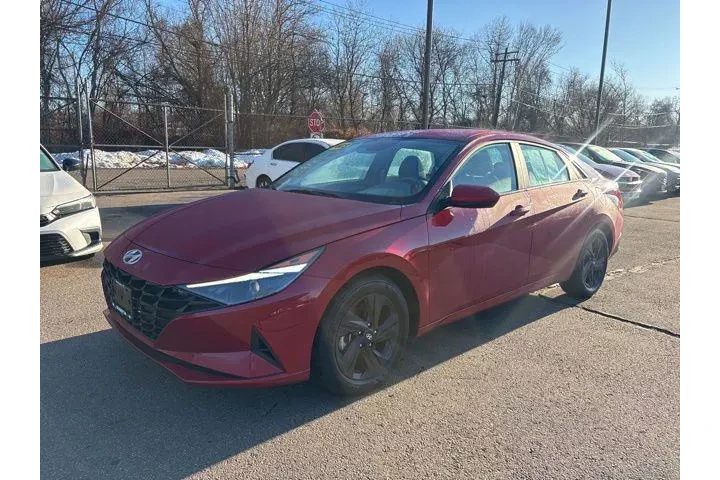 $19495 : Hyundai ELANTRA 2023 SEL 4dr image 3