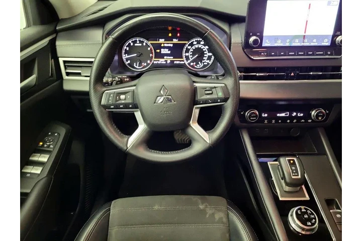 $23998 : Mitsubishi Outlander 2024 AW image 10