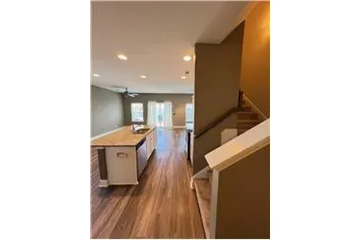 $2150 : Rental property with 3 bedro image 4